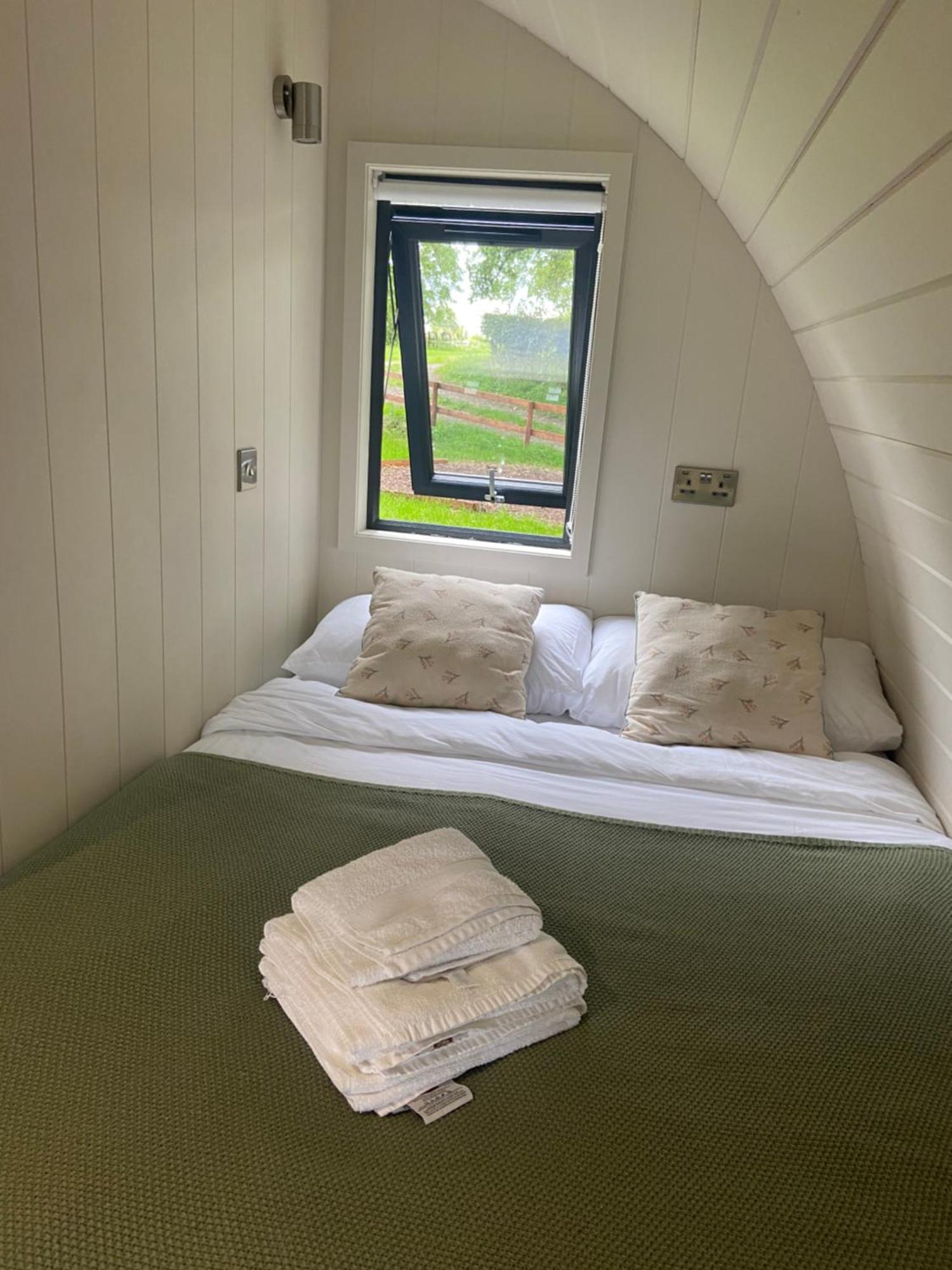 Kildare Countryside Pods Villa Екстериор снимка