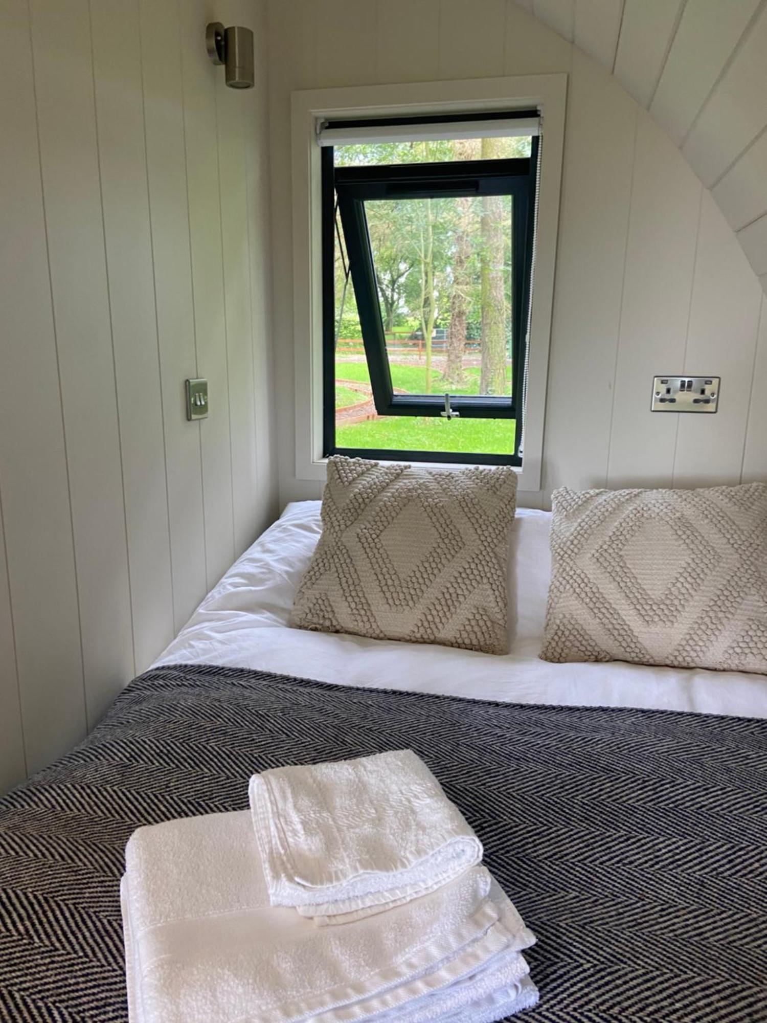 Kildare Countryside Pods Villa Екстериор снимка