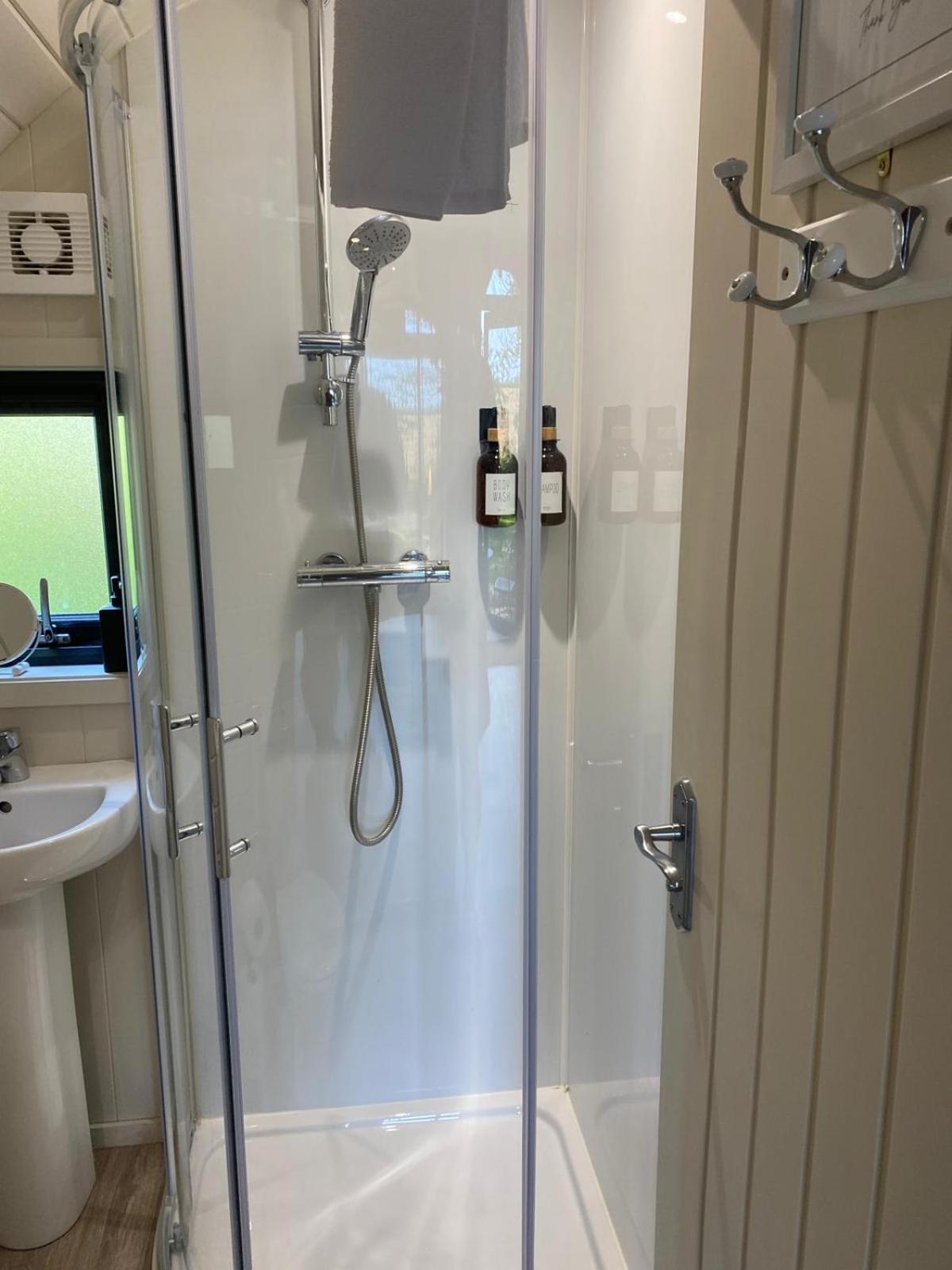 Kildare Countryside Pods Villa Екстериор снимка
